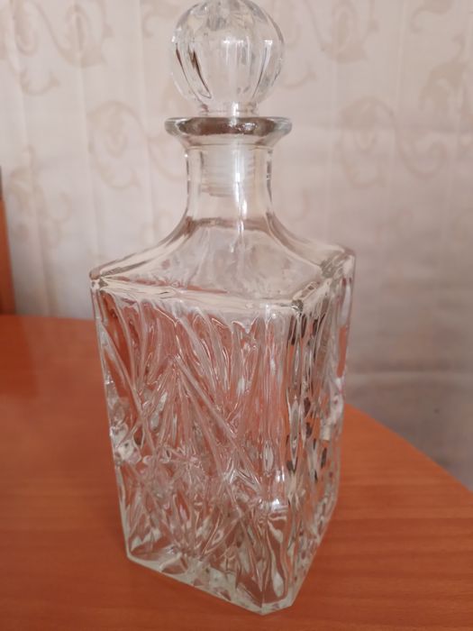 Karafka szklana transparentną