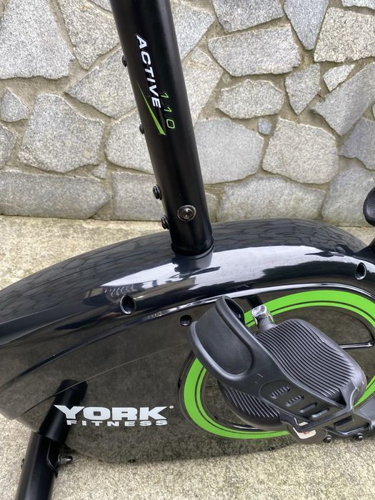 Treningowy rower stacjonarny York Active 110