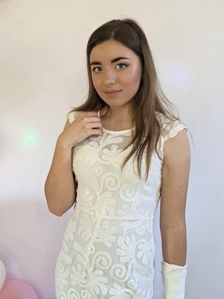 Біла сукня/сукня білого кольору