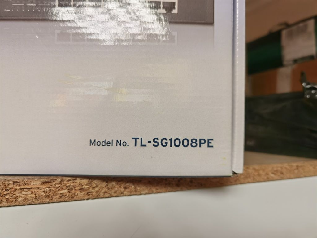 Комутатор PoE+ Роутер TP-Link TL-SG1008PE
