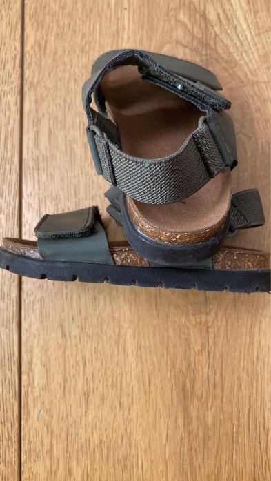 Sandálias criança como novas 21