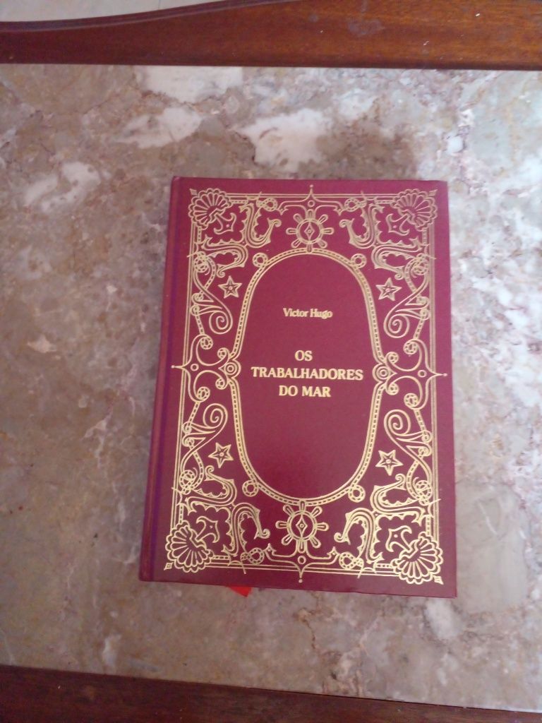Livro Os Trabalhadores do MAR de VICTOR HUGO