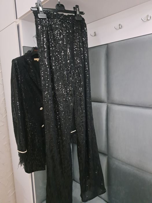 Garnitur w cekiny,nowy z metką