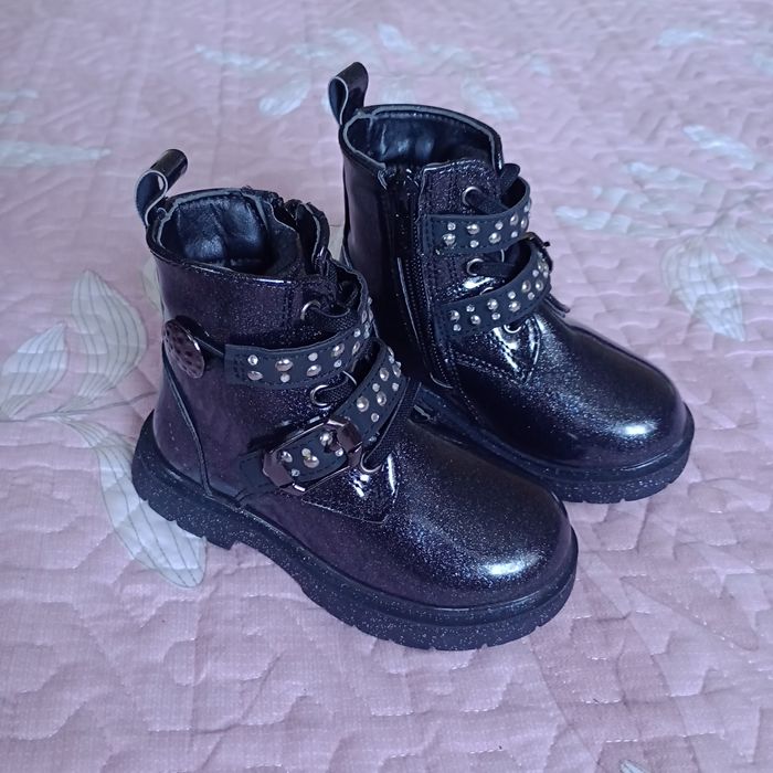 Нові черевики для дівчинки 24 розмір