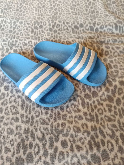 Klapki adidas r. 33