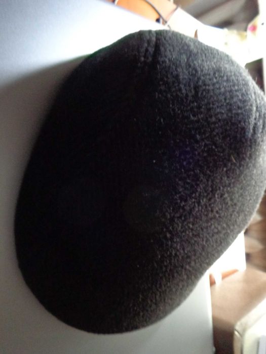 Kaszkiet czarna , i popiel 56 cm.nowe