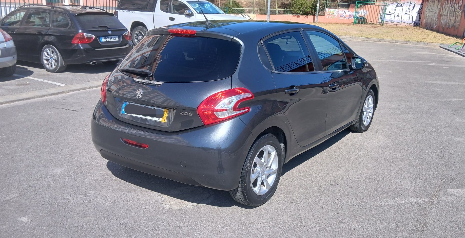 Peugeot 208 1.2-VTI como novo