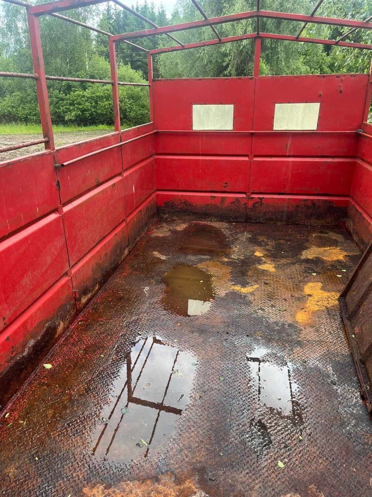 Przyczepa do przewozu zwierząt, Przyczepa do przewozu transportu bydła