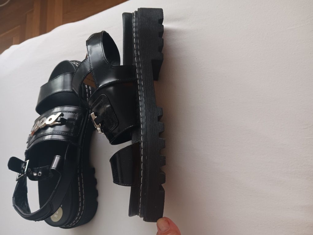 Czarne Nowe sandaly firmy Pod