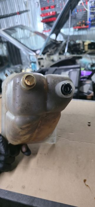Zbiorniczek Wyrównawczy Płynu Chłodniczego Audi 80 B4 2.3L