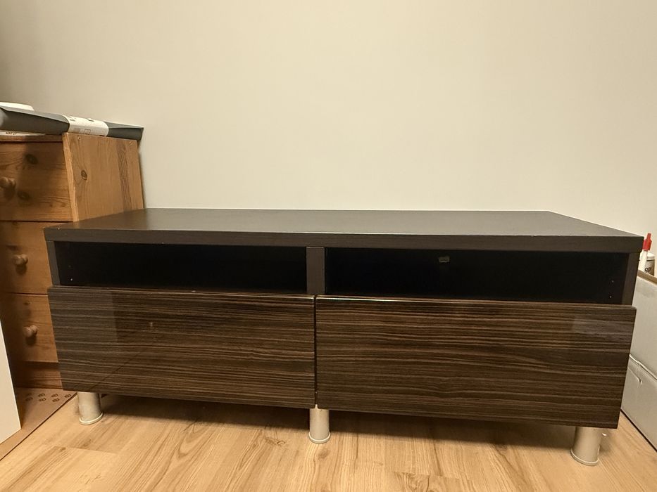 Piękna Komoda Pod TV Fornierowana