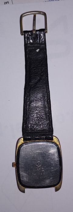 Antigo relógio Mundial.  Quartzo.  para peças ou reparar.  sem pilha,