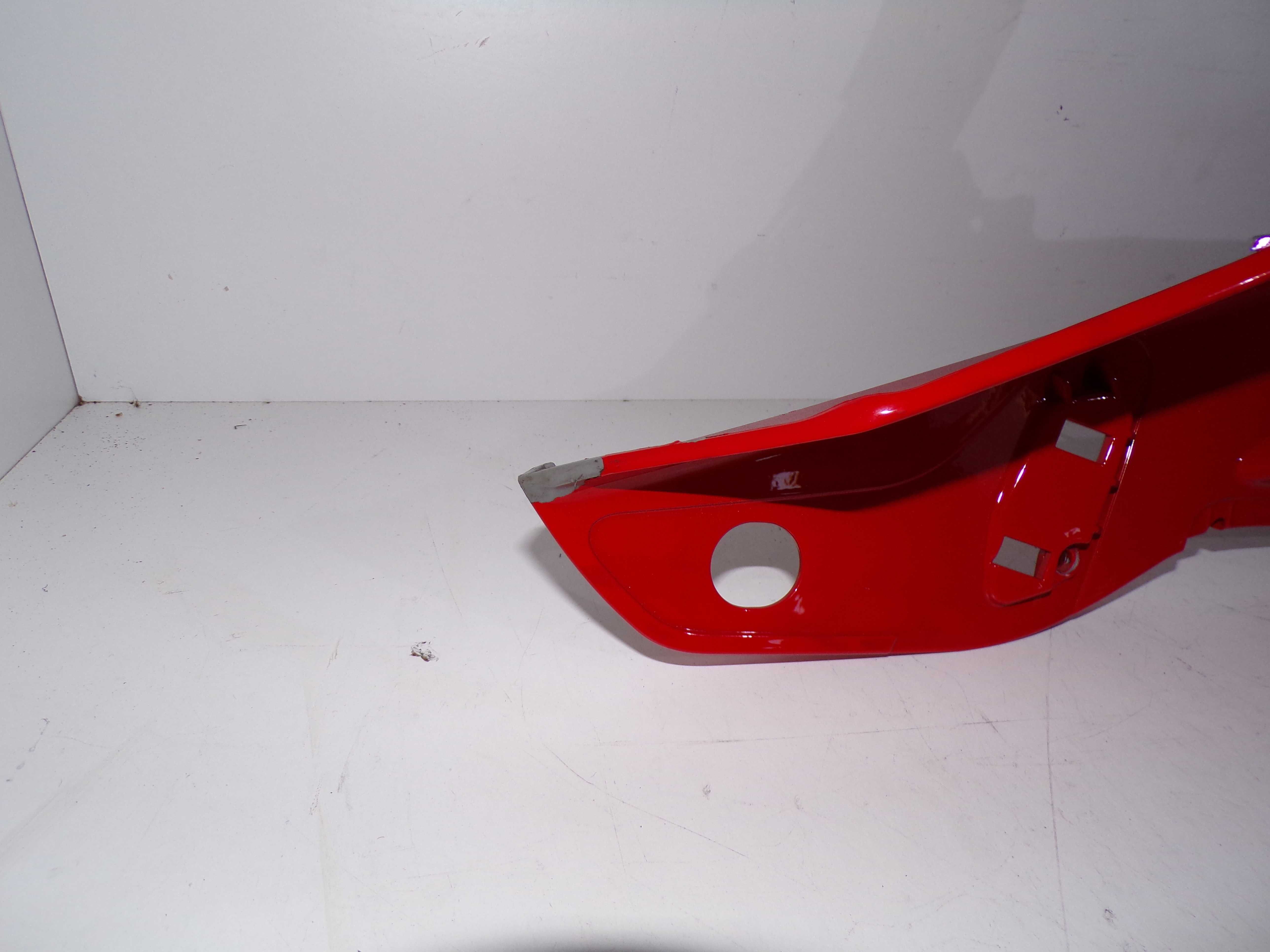 Podłoga Podest kolor Czerwony Vespa Primavera Sprint 50/125cc Oem.