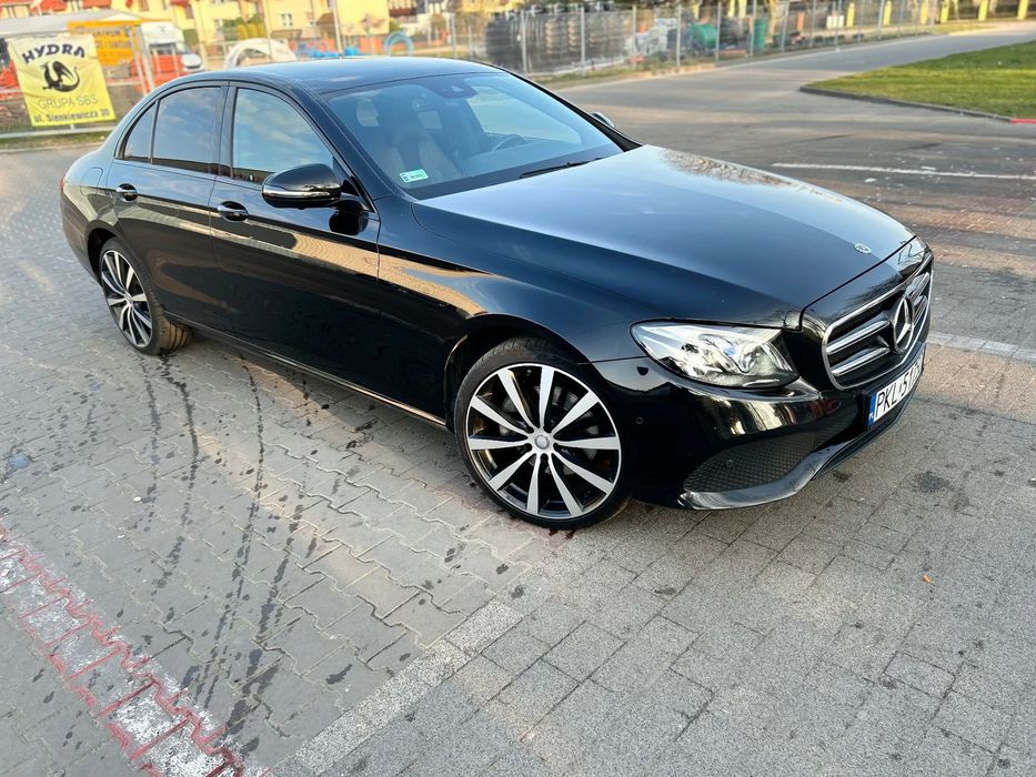 Mercedes-Benz Klasa E E Klasa / BMW seria 5 / Audi A6