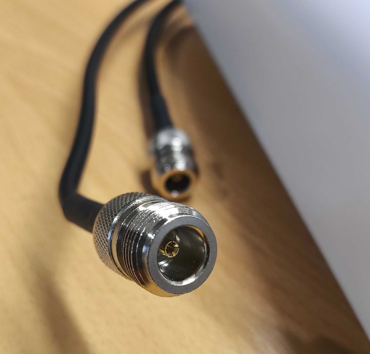 Antena zewnętrzna kierunkowa KASER 4G LTE 5G N-SMA z TS9 [2495]