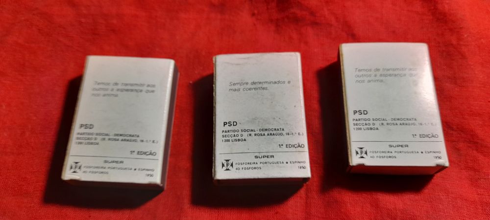 Três caixas de fósforos Sa Carneiro
