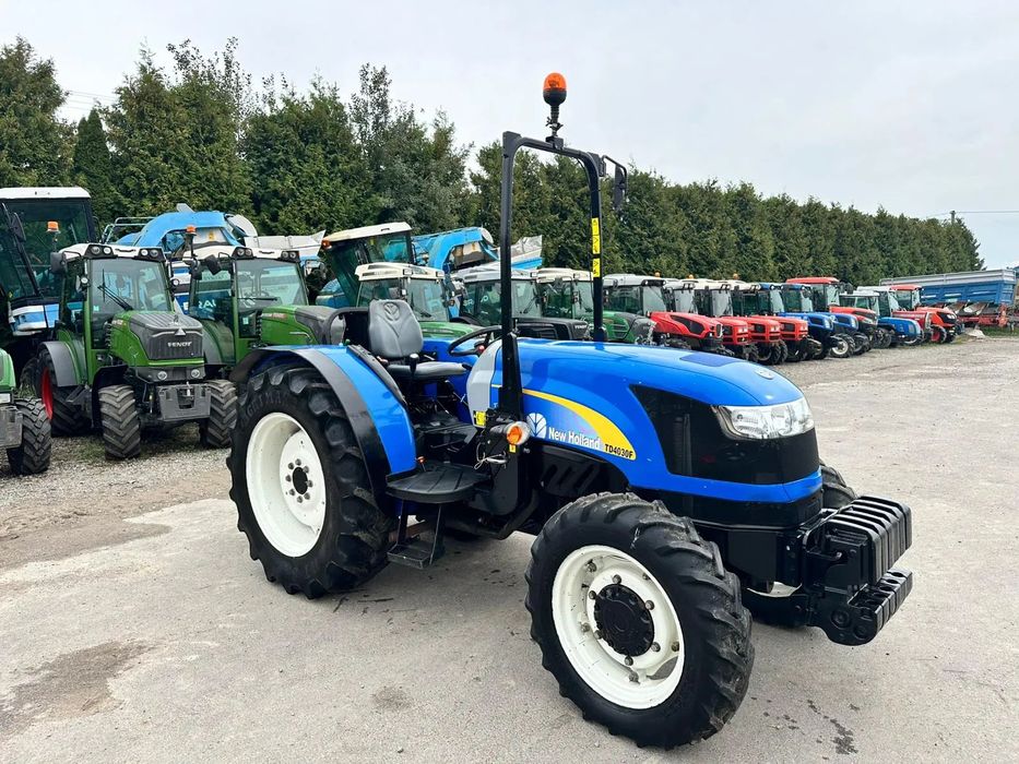 New Holland TD4030F  Ciągnik sadowniczy