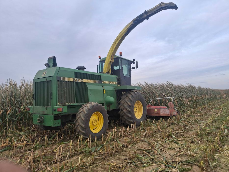 Sieczkarnia do kukurydzy John Deere 6910 4x4
