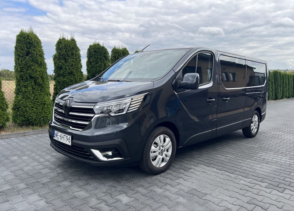 Wypozyczalnia wynajem busa 9 osobowego Renault Trafic manual
