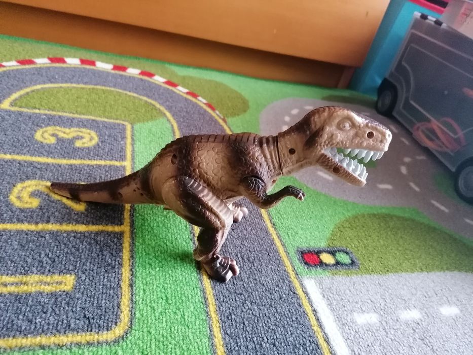 Dinossauro a pilhas
