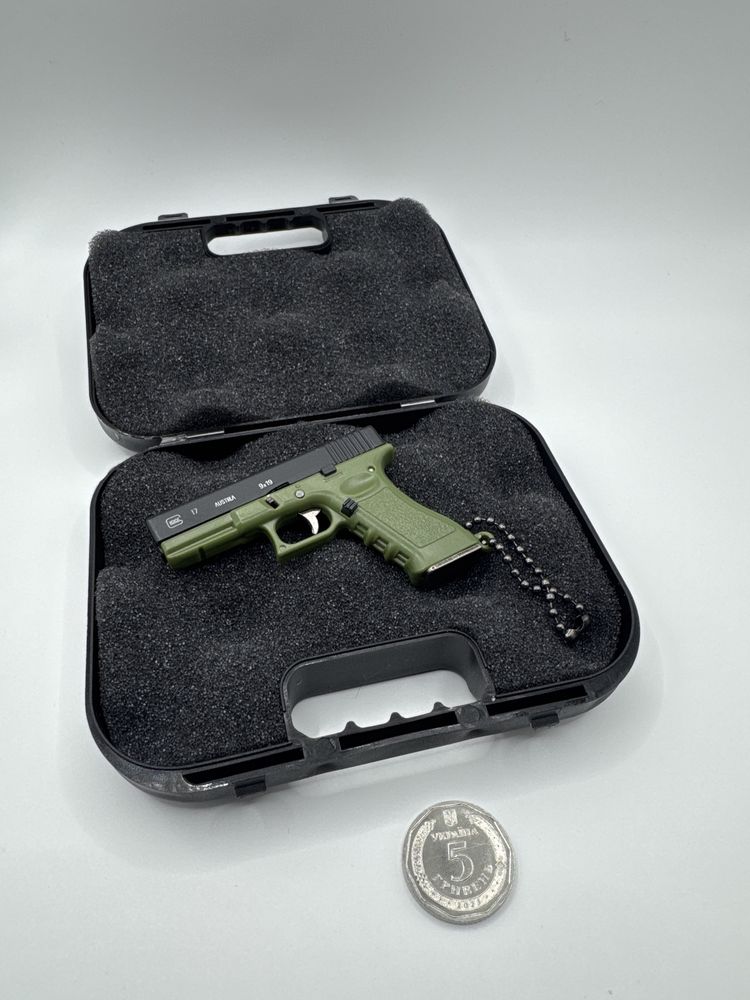 Игрушки-антистресс, увесистый брелок GLOCK 1:3, движущиеся части