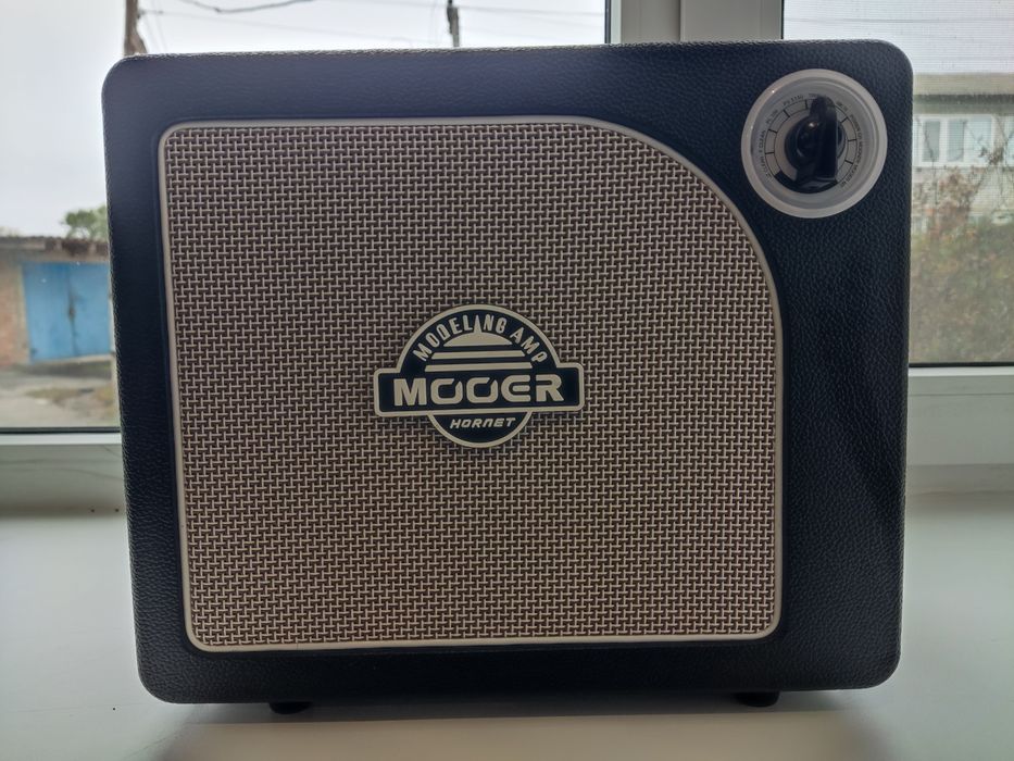 Комбопідсилювач Mooer Hornet Black 15W