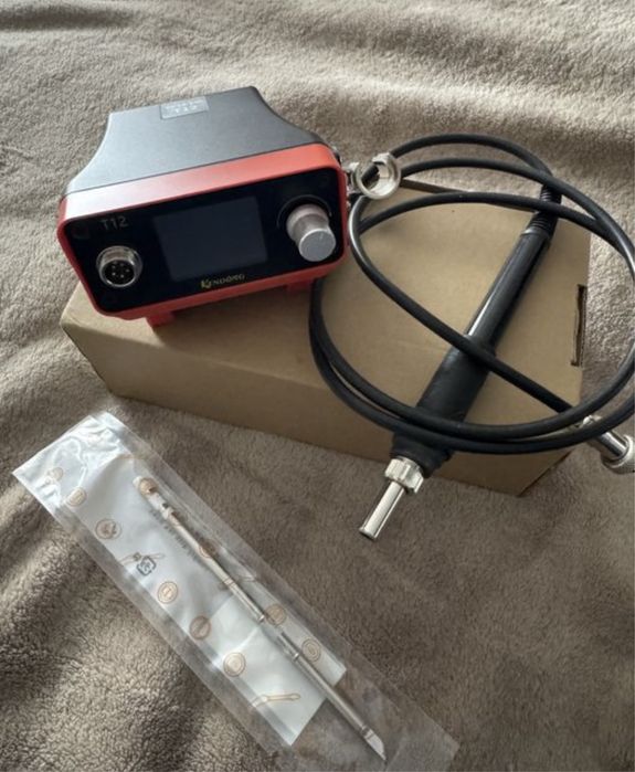 Lutownica akumulatorowa HAKKO T12 z bazą do M18 Milwaukee