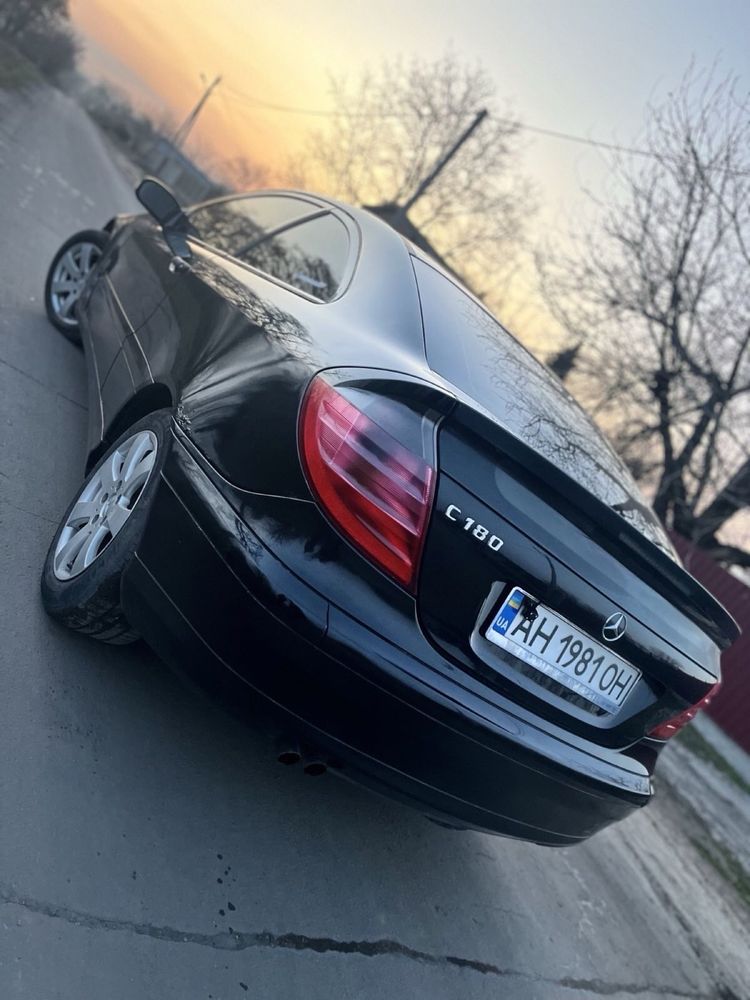 Продам! Mercedes C180