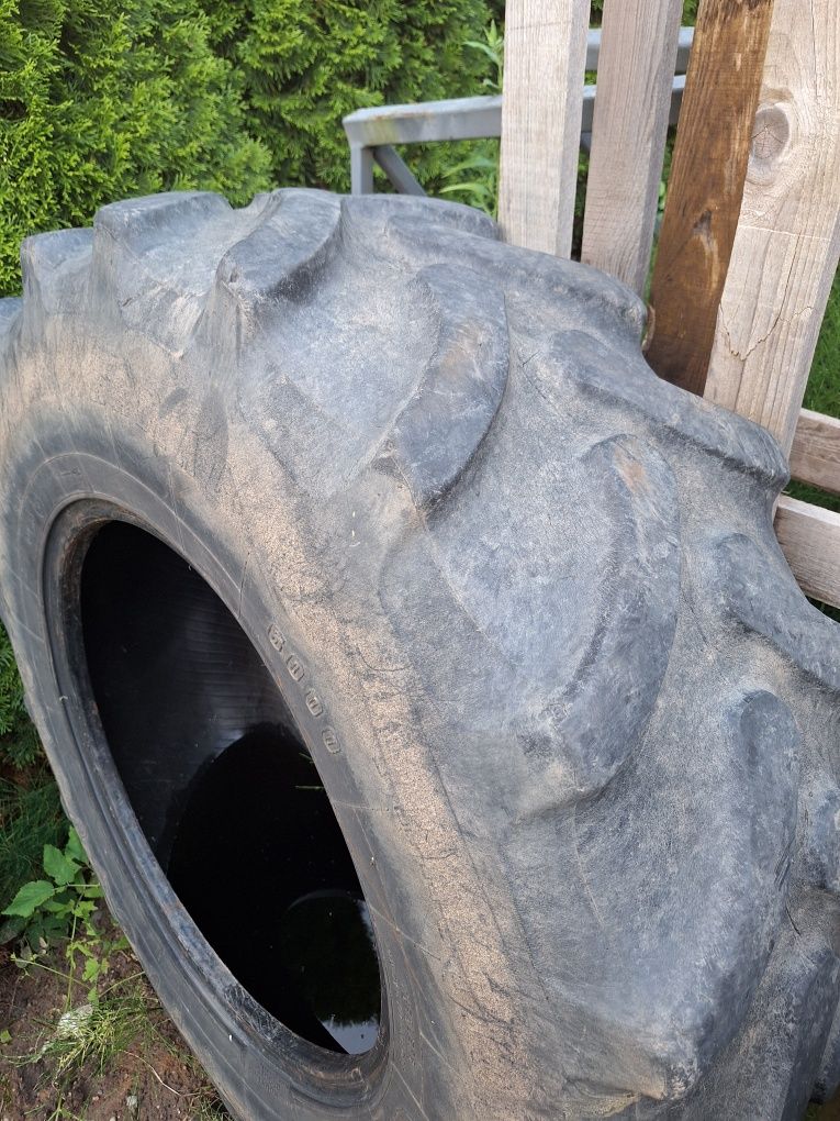 Opona 380 /85r 24
