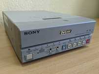 Професійний компактний відеомагнітофон DVCAM, DV, Mini DV Sony DSR-11
