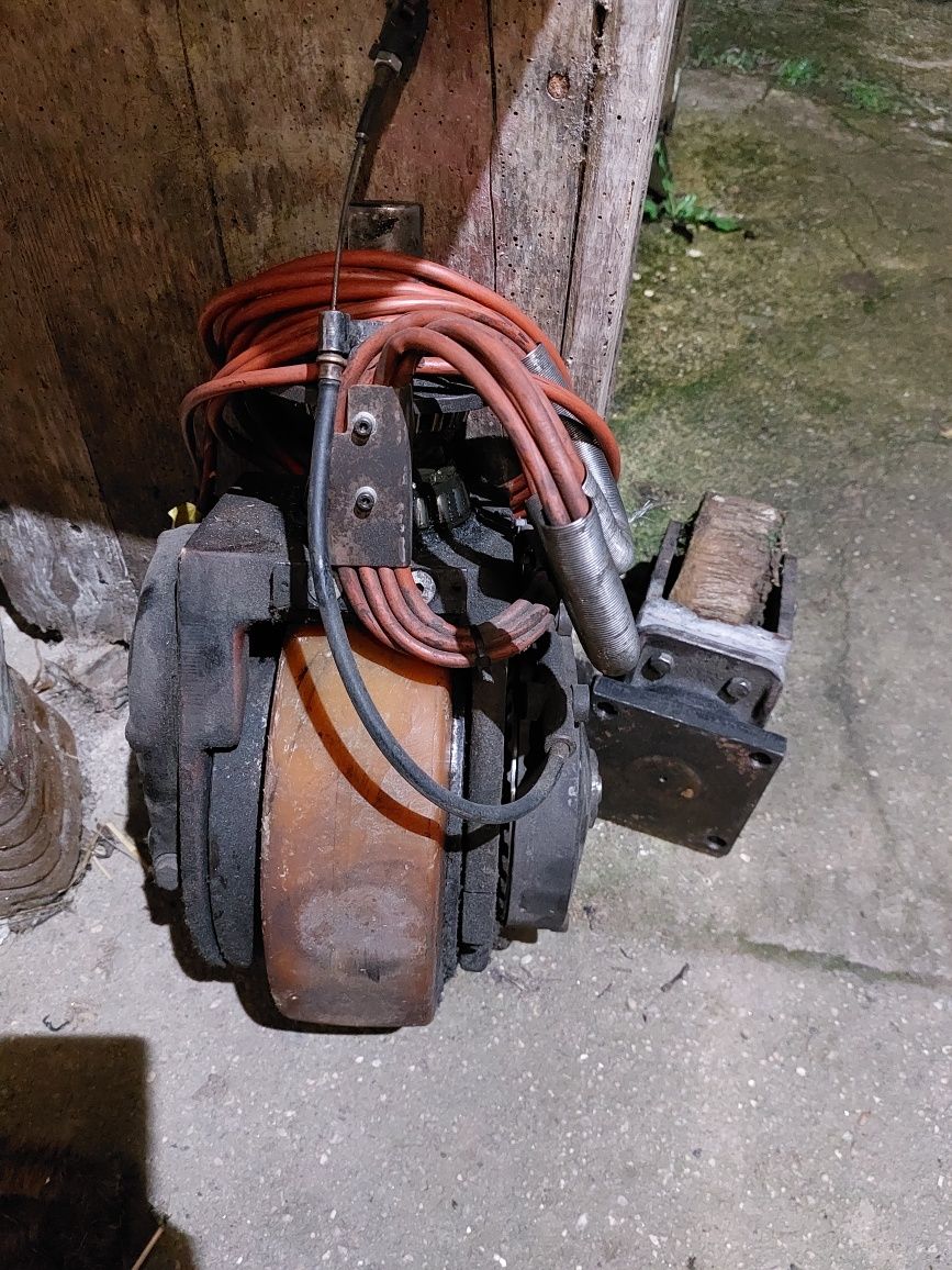 Motor roda tracção stacker