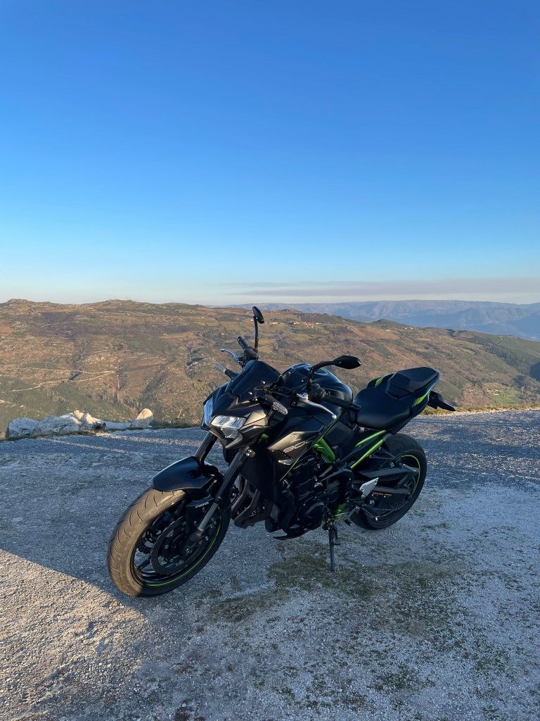 Kawasaki Z900 como nova!