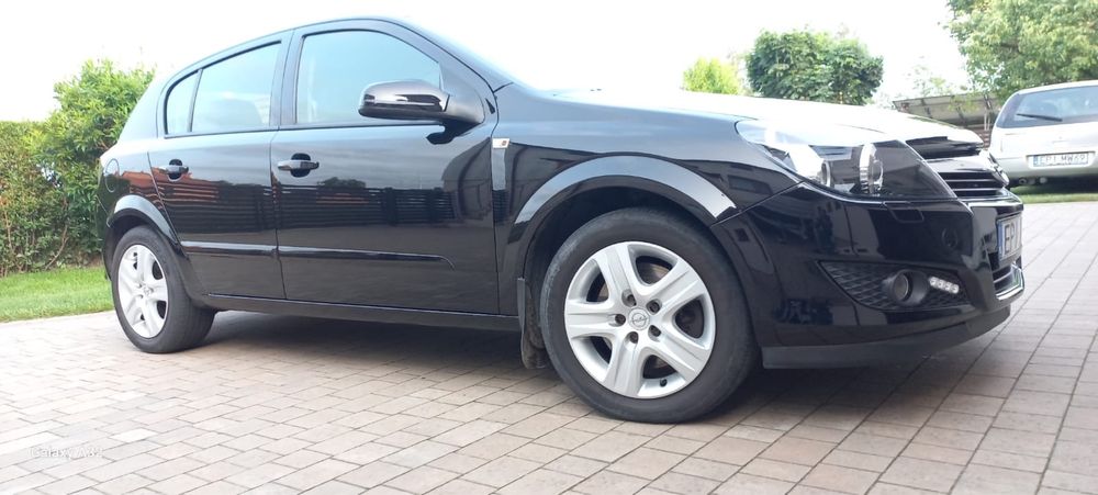 Astra H  biksenon skrętny  klimatronik 1,7 cdti  hatchback