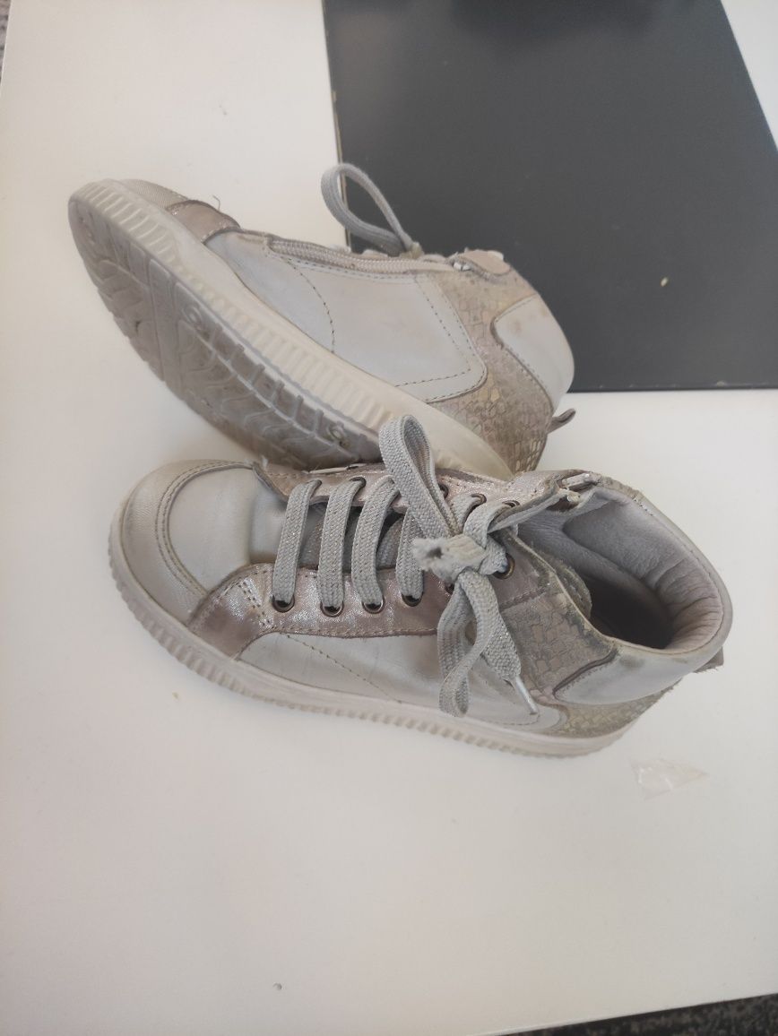 Bota/sapatilha menina PAVLOVSKY N30