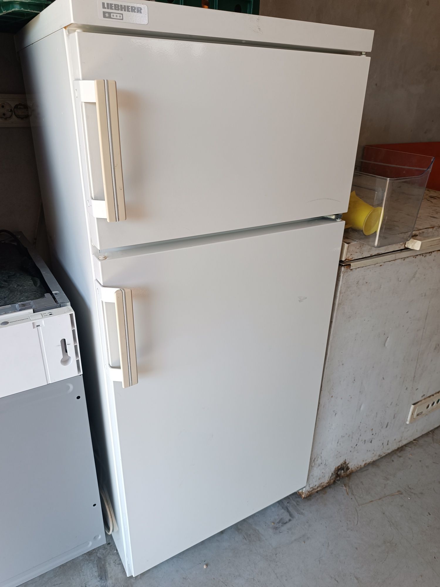 Продається холодильник з Німеччини.