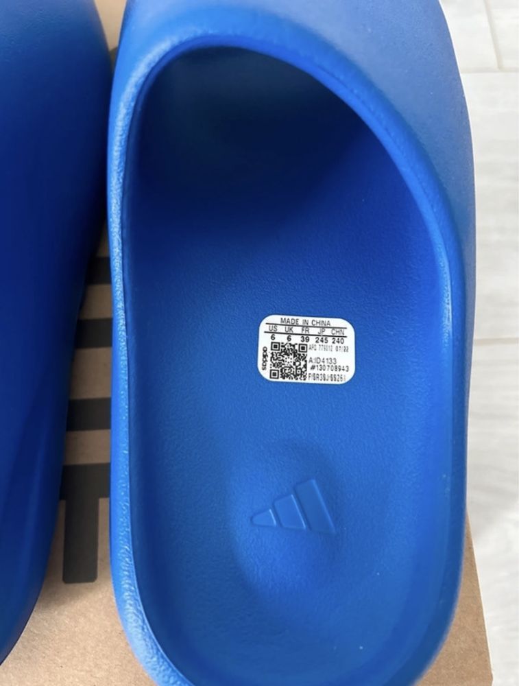 Yeezy slide azur