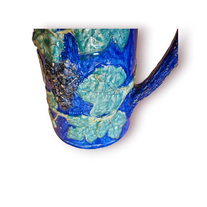 Jarro/Caneca Antiga Cerâmica Azul c/ Relevo de Uvas – Pintado à Mão