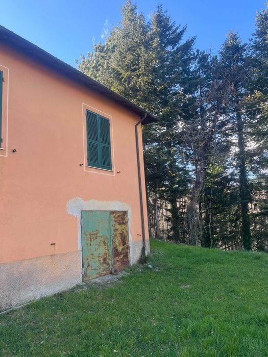 Затишний заміський будинок у Тавароне, Італія, 5.8 гектарів землі