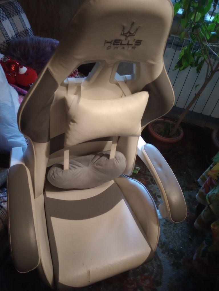 Sprzedam fotel gamingowy