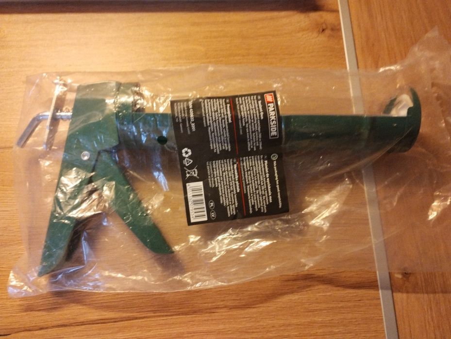 Pistolet do wyciskania mas,nowy