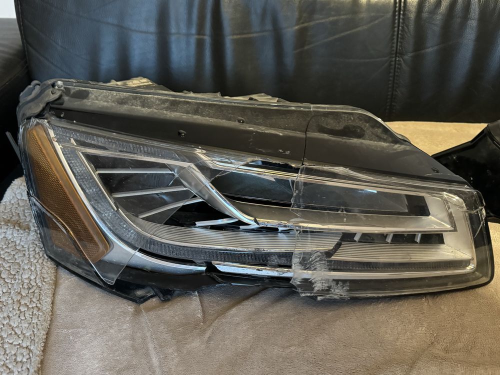 Audi A8 D4 Lift lampy przod matrix full led USA komplet