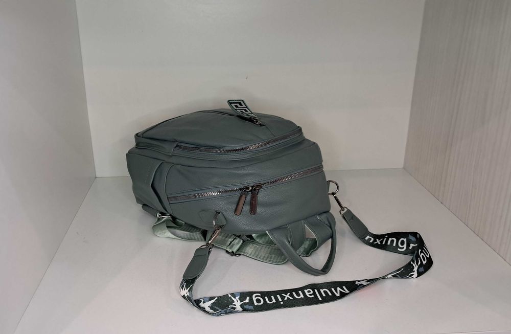 Женский рюкзак-сумка из экокожи.