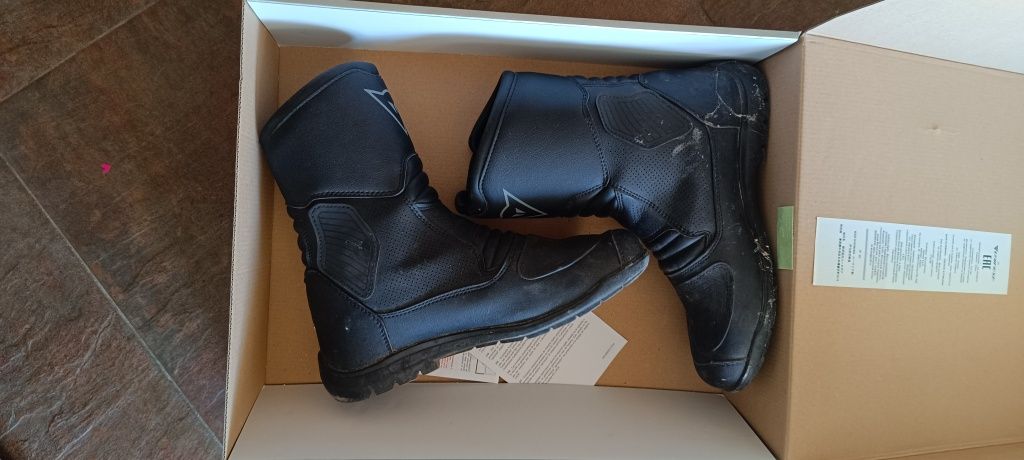 dainese nighthawk d1 gore-tex