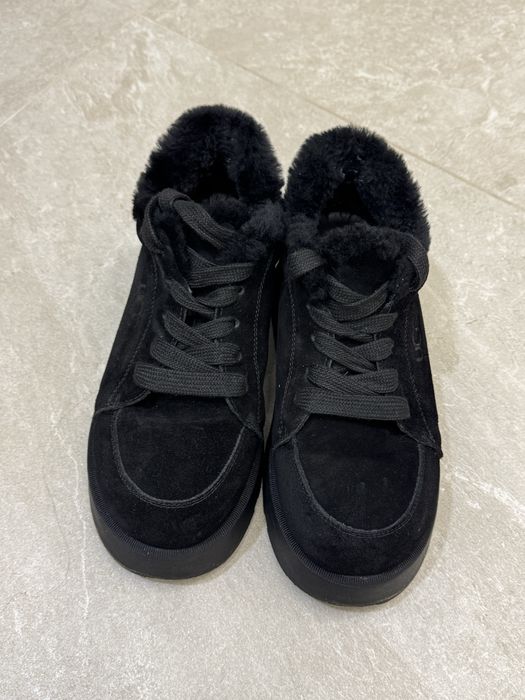 Продам Угги новые, натуральный замш