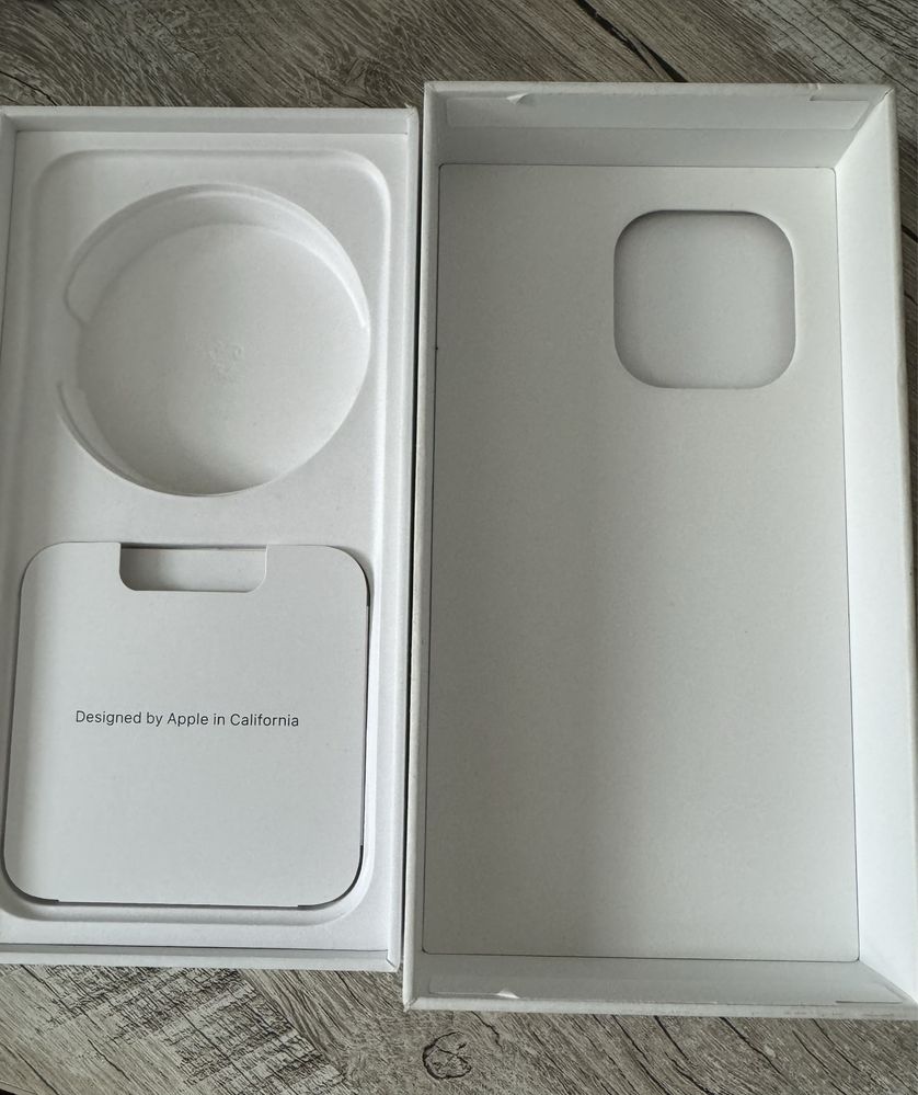 Упаковка iphone 15 pro max