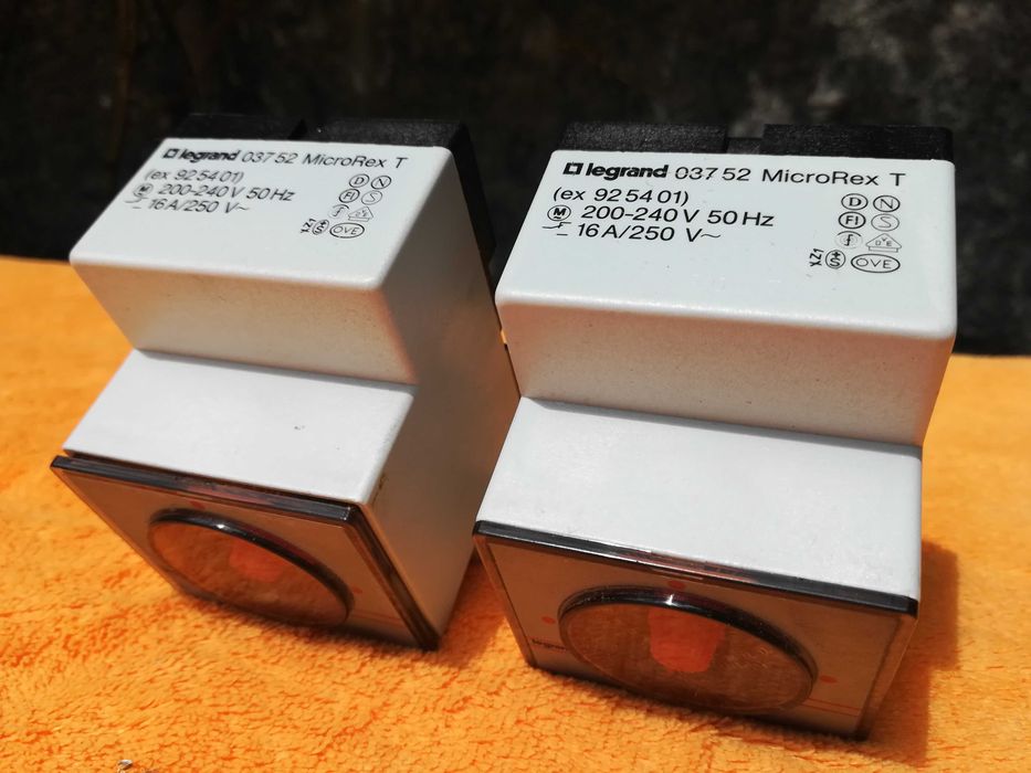 LEGRAND MicroRex T Zegar Sterujący Programator czasowy