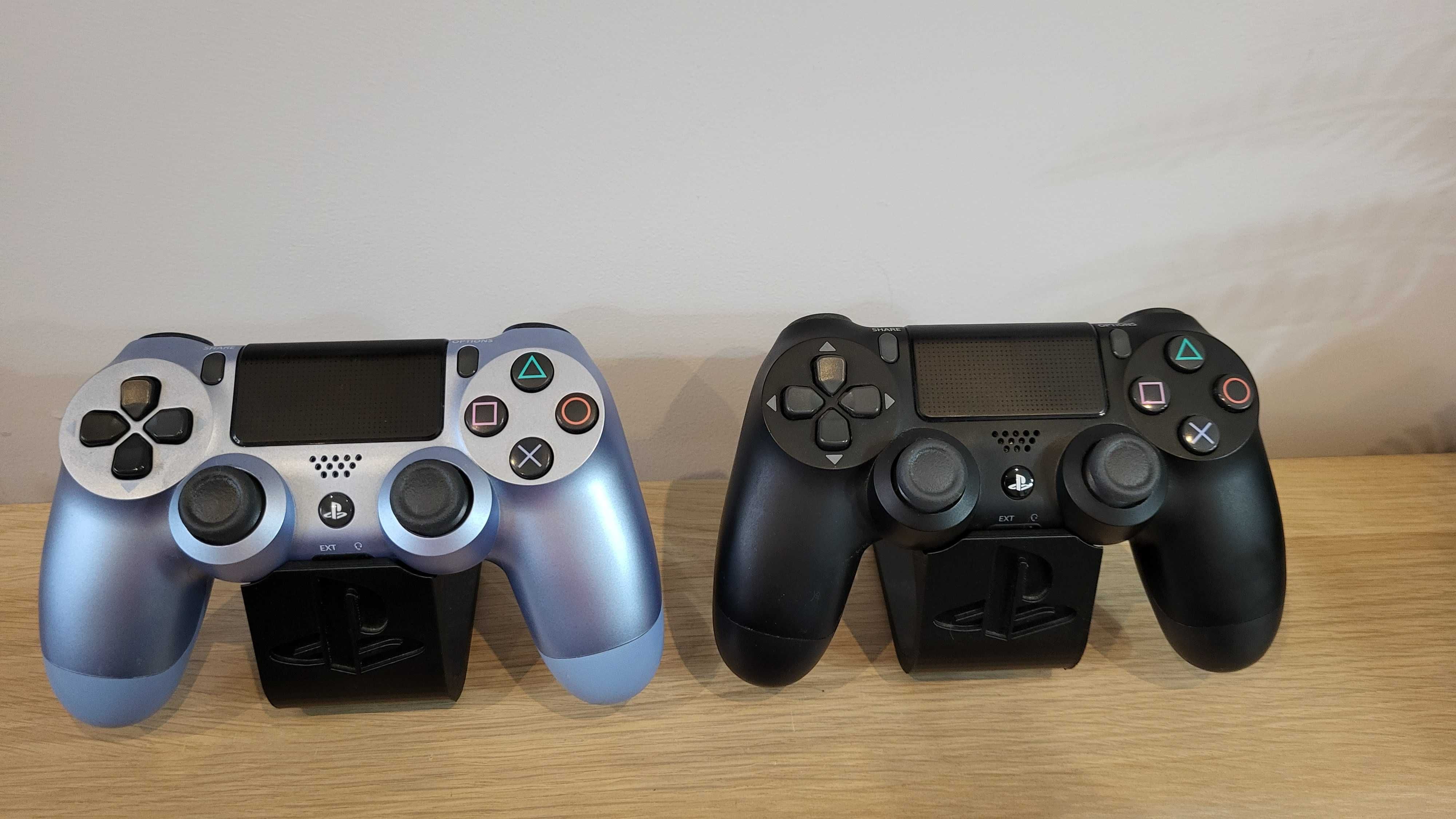 PlayStation 4 Pro + 2 pady i podstawki