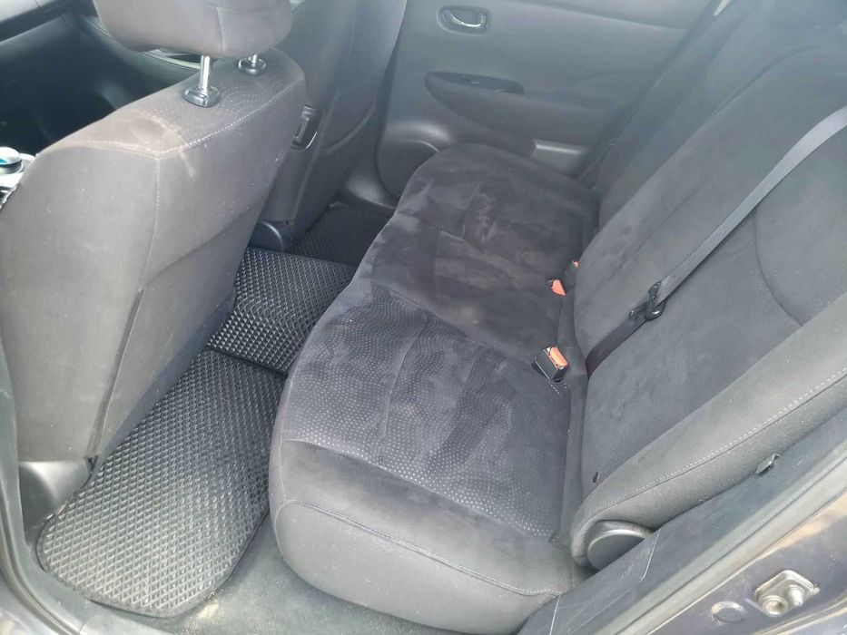 Nissan Leaf 2013 145км цена до конца недели