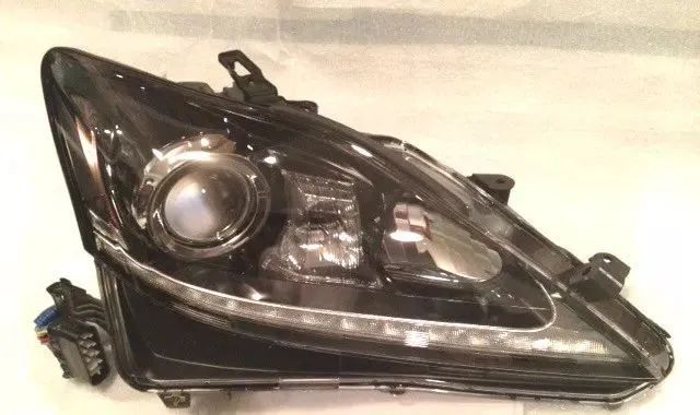 Lampa Prawa Bi Xenon LED Lexus is II 2 Lift Europa bdb.stan