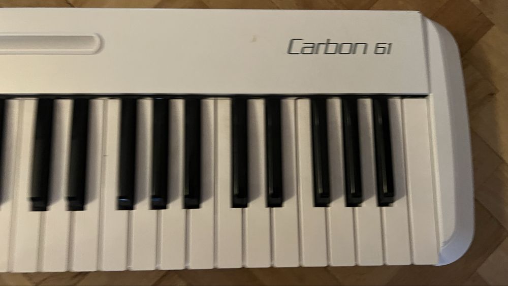 Синтезатор SAMSON Carbon 61 USB MIDI Controller